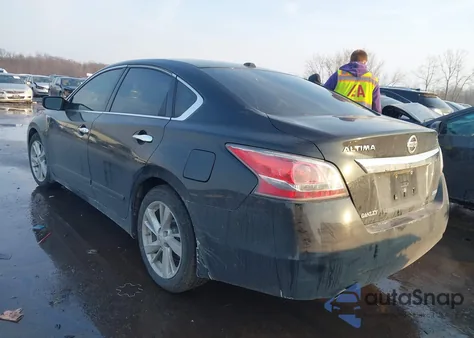 2015 Nissan Altima 2.5 Sv z USA, uszkodzony, nr VIN 1N4AL3AP9FC443432